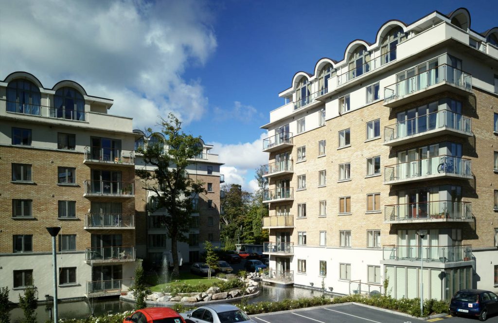 Rockfield Apartments - Artifical Lake